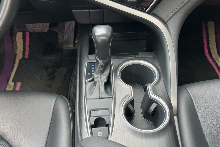 Used Toyota Camry 2022 2.0GVP Premier Edition Gear Lever