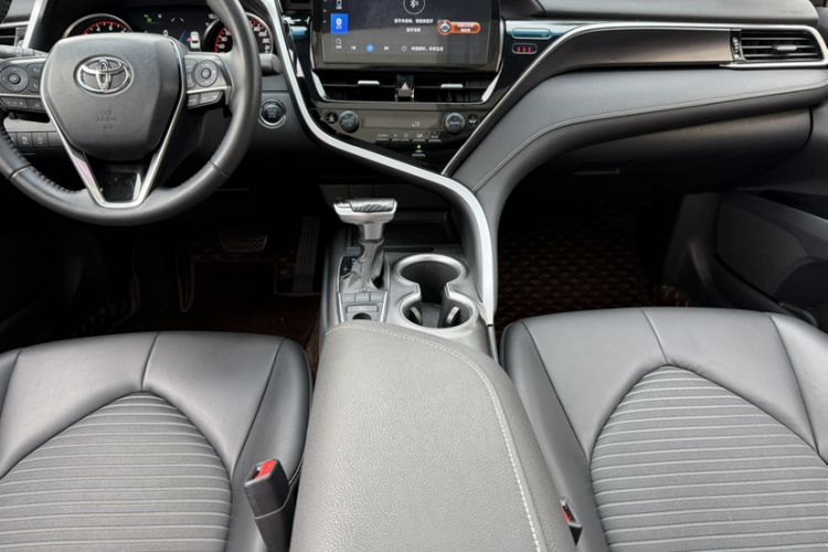 Used Toyota Camry 2022 2.0S Knight Edition Gear Lever