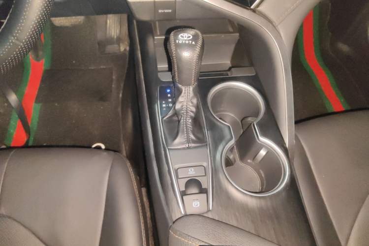 Used Toyota Camry 2022 2.0GVP Premier Edition Gear Lever