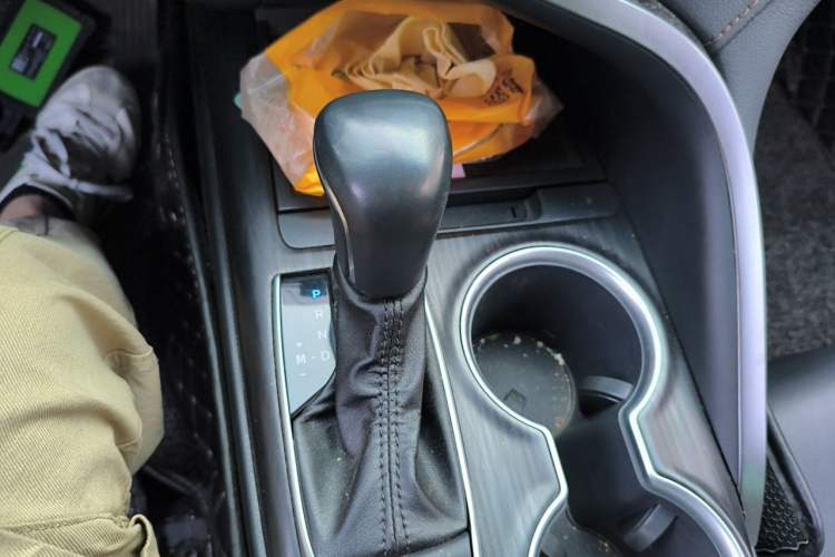 Used Toyota Camry 2022 2.0GVP Premier Edition Gear Lever