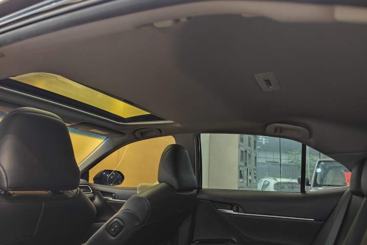 Used Toyota Camry 2022 2.0S Knight Edition Headliner