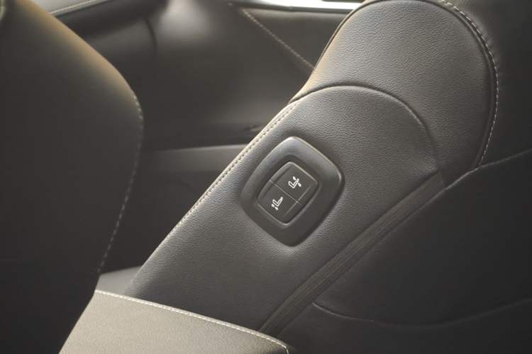 Used Toyota Camry 2022 2.0S Knight Edition Interior 12