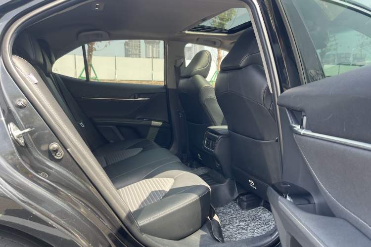 Used Toyota Camry 2022 2.0S Knight Edition Interior 2