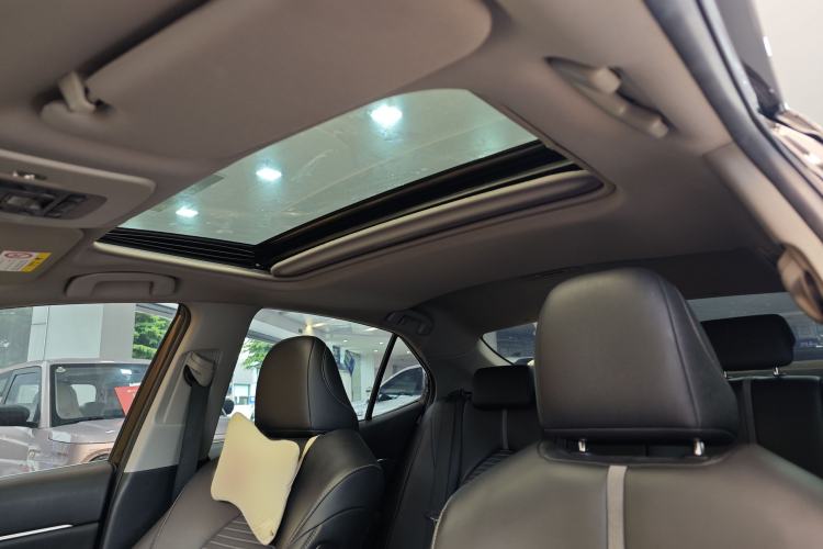 Used Toyota Camry 2022 2.0S Knight Edition Interior 2