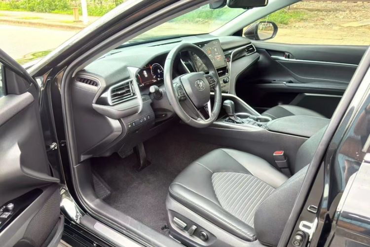 Used Toyota Camry 2022 2.5S Knight Edition Interior 2