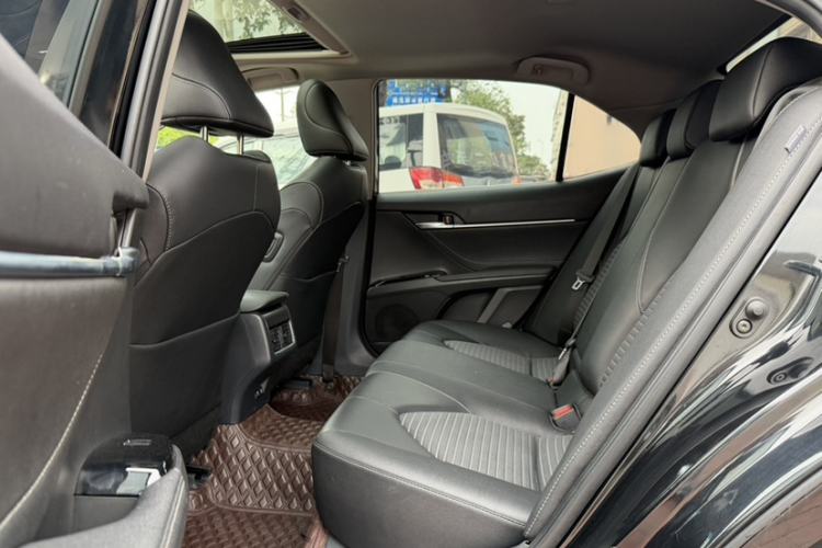 Used Toyota Camry 2022 2.0S Knight Edition Interior 2