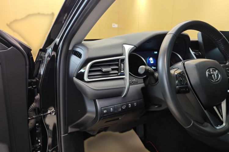 Used Toyota Camry 2022 2.0S Knight Edition Interior 3