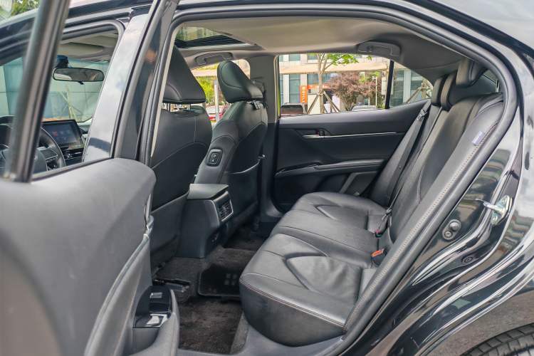 Used Toyota Camry 2022 2.0GVP Premier Edition Interior 3