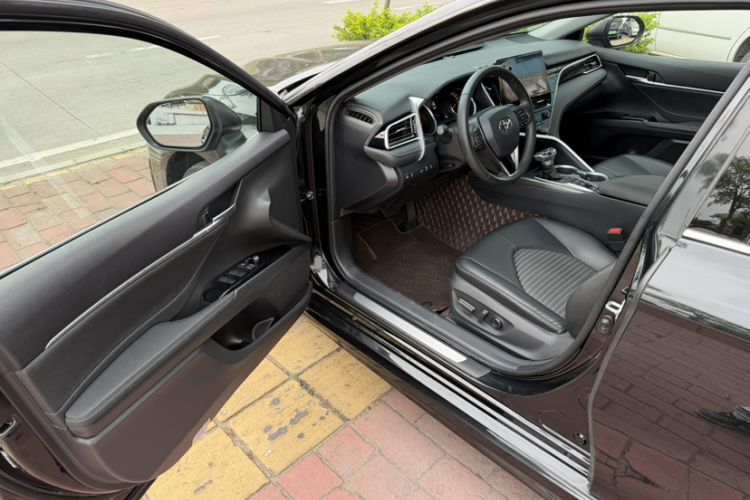 Used Toyota Camry 2022 2.0S Knight Edition Interior 3