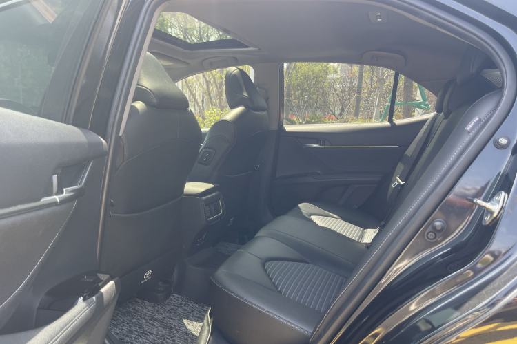 Used Toyota Camry 2022 2.0S Knight Edition Interior 6