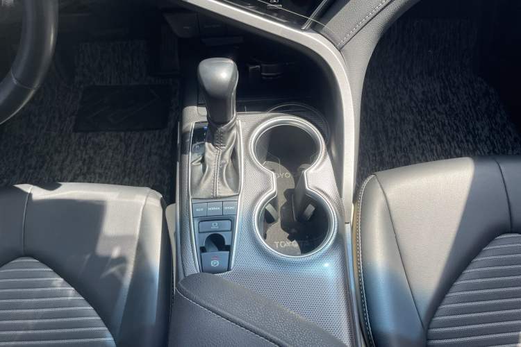 Used Toyota Camry 2022 2.0S Knight Edition Interior 8