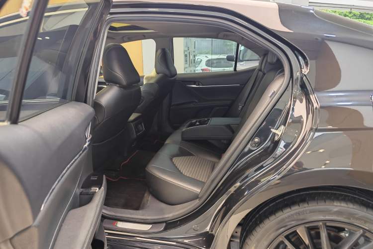 Used Toyota Camry 2022 2.0S Knight Edition Interior 8