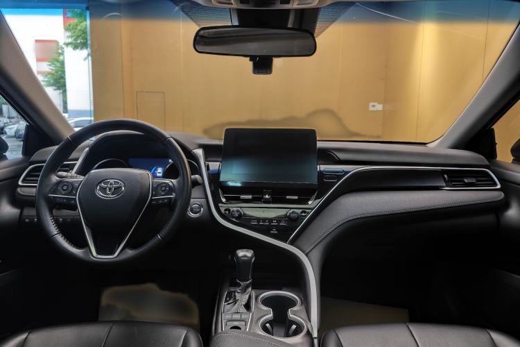 Used Toyota Camry 2022 2.0S Knight Edition Interior 9