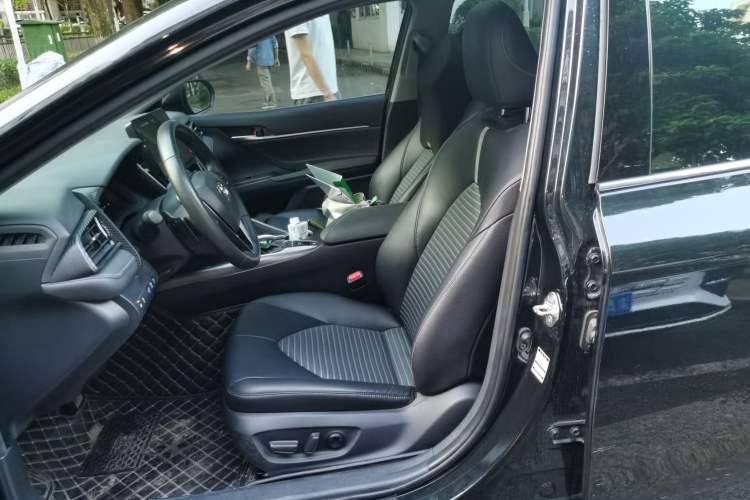 Used Toyota Camry 2022 2.5S Knight Edition Left Front Seat