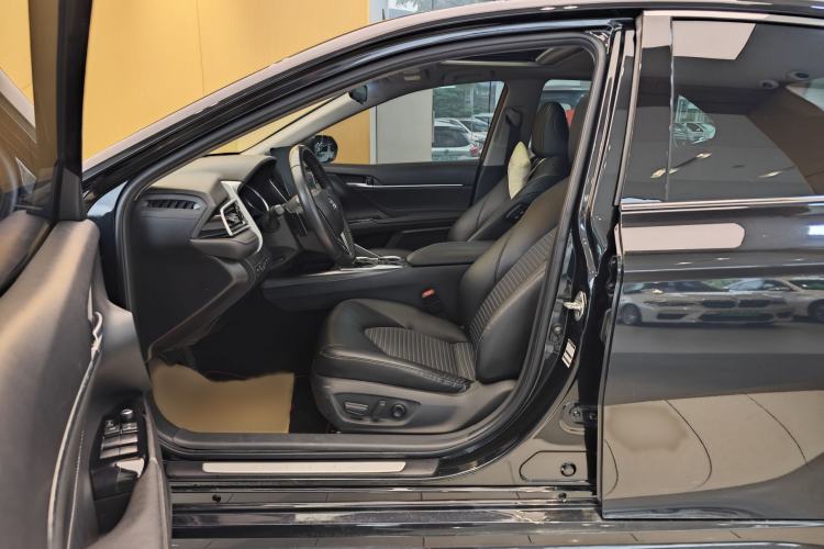 Used Toyota Camry 2022 2.0S Knight Edition Left Front Seat