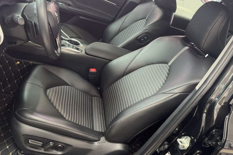 Used Toyota Camry 2022 2.5S Knight Edition Left Front Seat