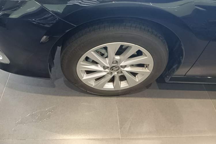 Used Toyota Camry 2022 2.0GVP Premier Edition Left Front Wheel Hub