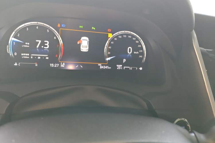 Used Toyota Camry 2022 2.5S Knight Edition Odometer Close Up