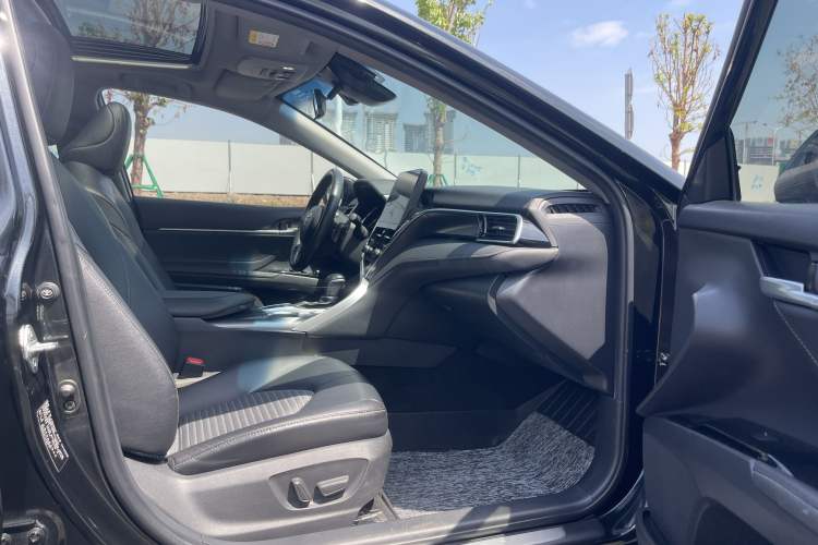 Used Toyota Camry 2022 2.0S Knight Edition Right Front Seat
