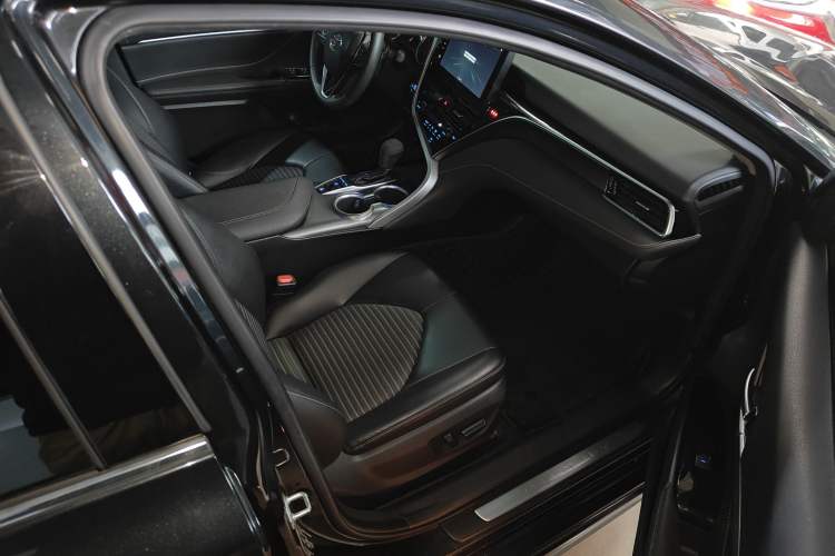 Used Toyota Camry 2022 2.0S Knight Edition Right Front Seat