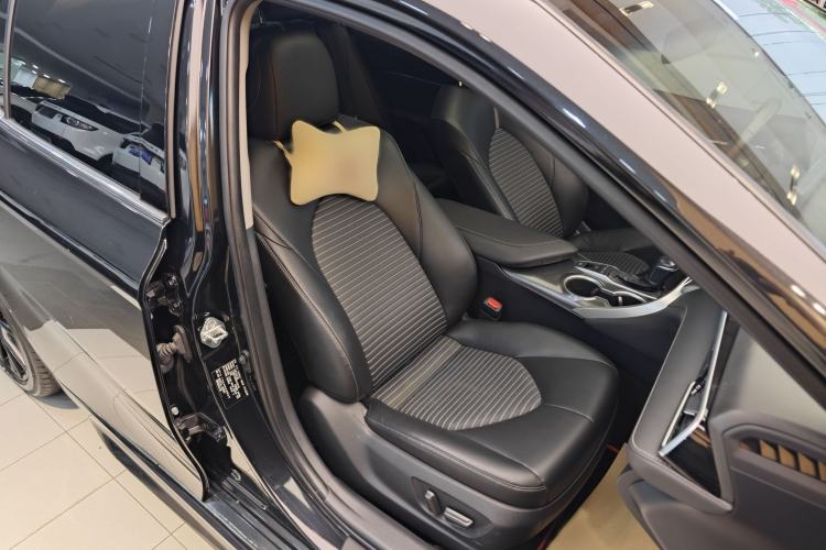 Used Toyota Camry 2022 2.0S Knight Edition Right Front Seat