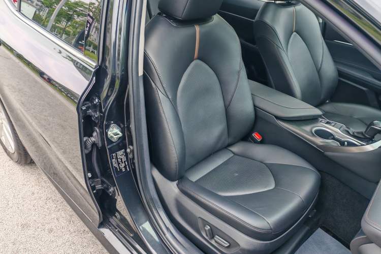 Used Toyota Camry 2022 2.0GVP Premier Edition Right Front Seat