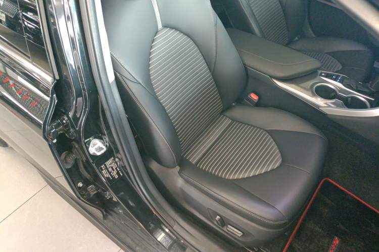 Used Toyota Camry 2022 2.5S Knight Edition Right Front Seat
