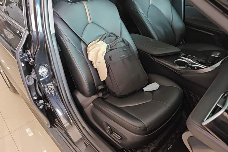 Used Toyota Camry 2022 2.0GVP Premier Edition Right Front Seat