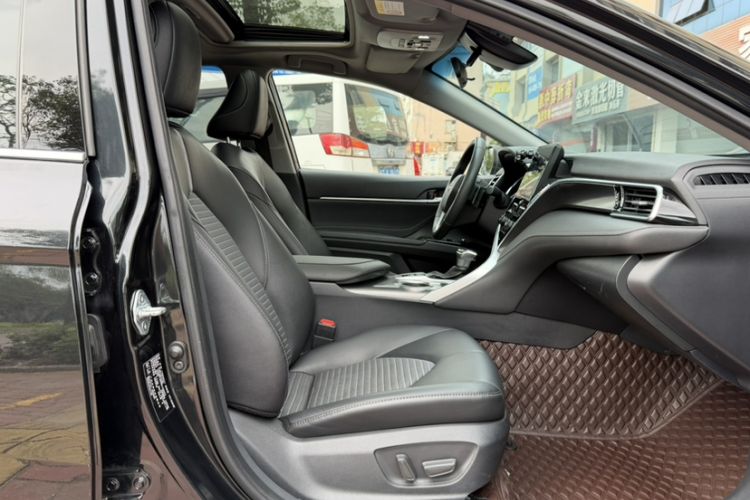 Used Toyota Camry 2022 2.0S Knight Edition Right Front Seat