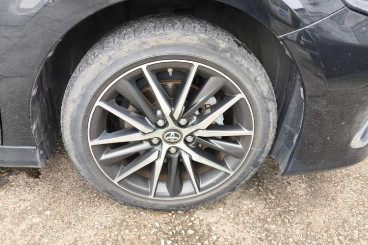 Used Toyota Camry  Right Front Wheel Hub
