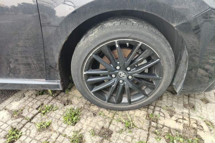 Used Toyota Camry 2022 2.0S Knight Edition Right Front Wheel Hub