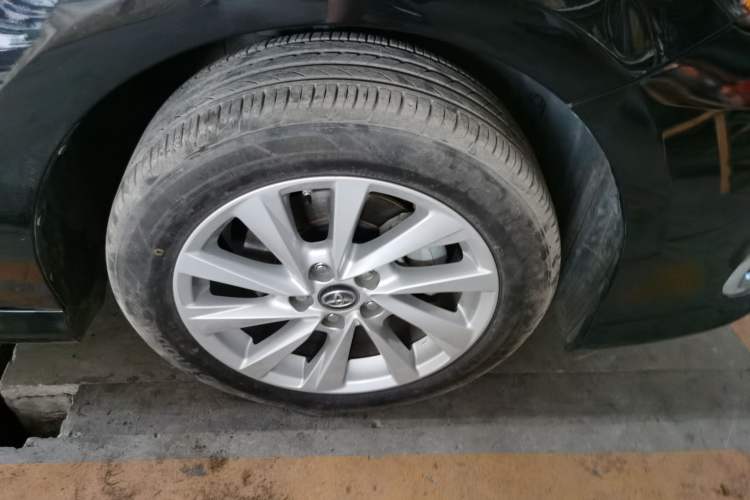 Used Toyota Camry 2022 2.0GVP Premier Edition Right Front Wheel Hub