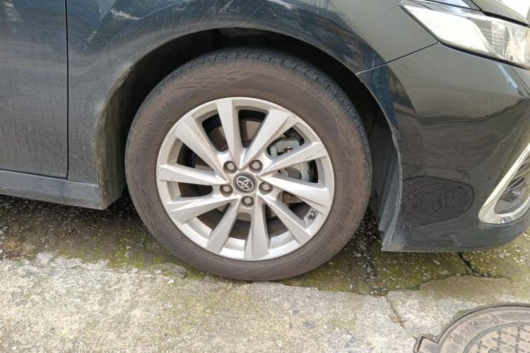 Used Toyota Camry 2022 2.0GVP Premier Edition Right Front Wheel Hub