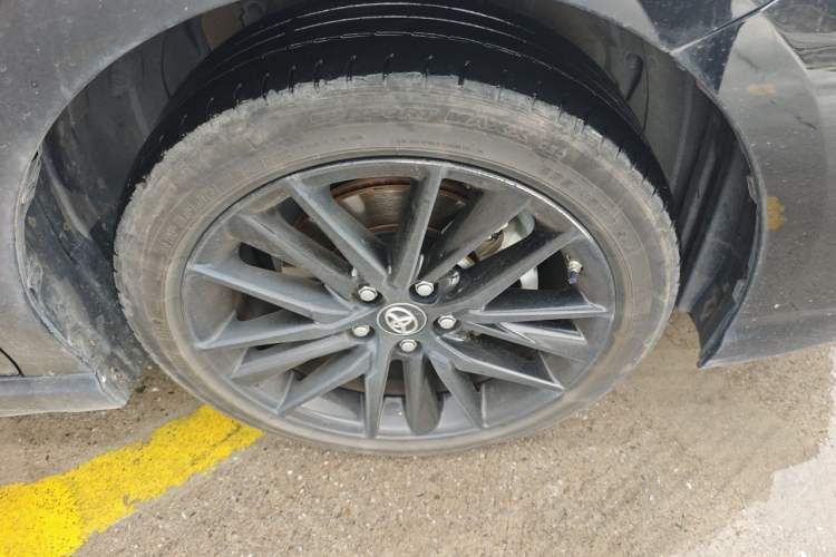 Used Toyota Camry 2022 2.0S Knight Edition Right Front Wheel Hub