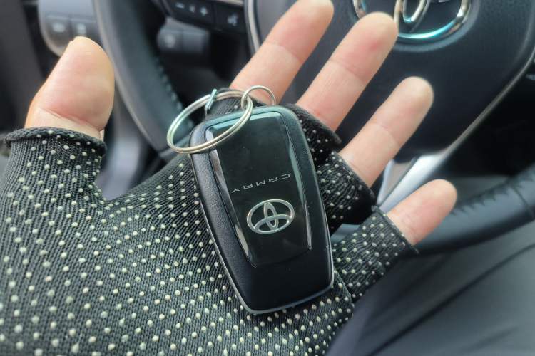 Used Toyota Camry 2022 2.0S Knight Edition Vehicle Key
