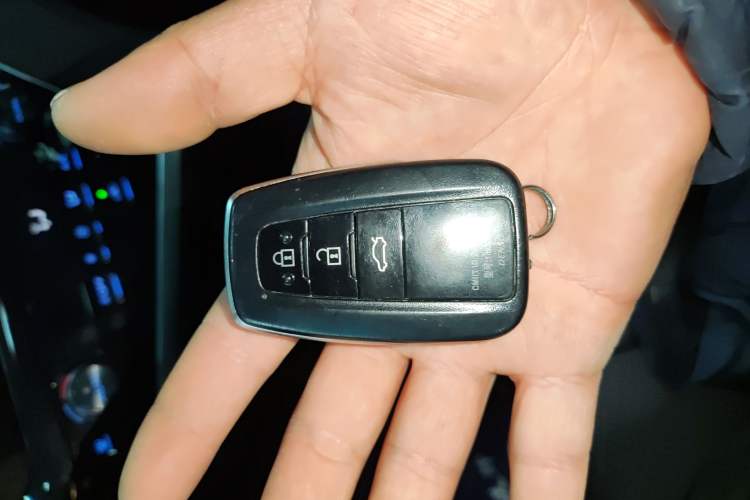 Used Toyota Camry 2022 2.0GVP Premier Edition Vehicle Key