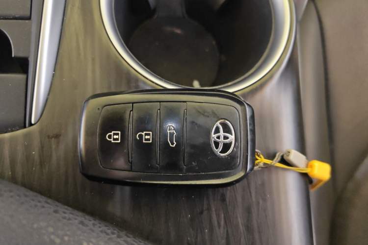 Used Toyota Camry 2022 2.0GVP Premier Edition Vehicle Key