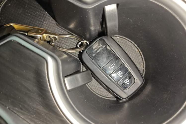 Used Toyota Camry 2022 2.0GVP Premier Edition Vehicle Key