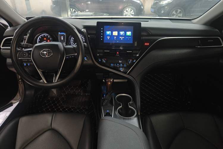 Used Toyota Camry 2022 2.0GVP Premier Edition Center Console