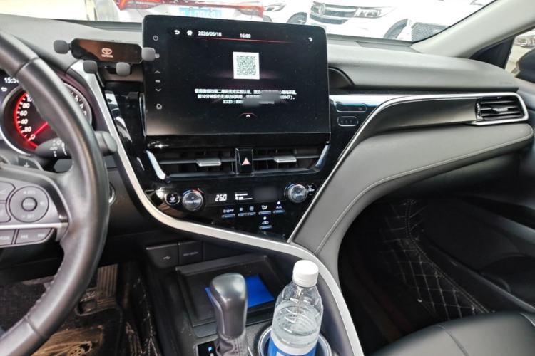 Used Toyota Camry 2022 2.0S Knight Edition Center Console