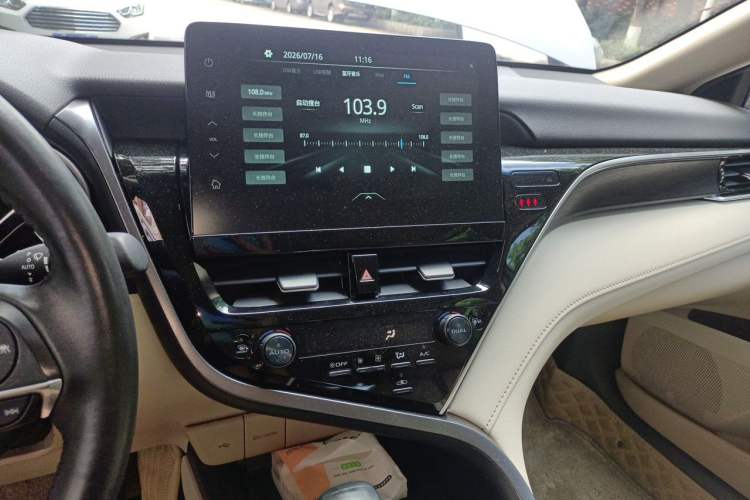 Used Toyota Camry 2022 2.0GVP Premier Edition Audio And AC Panel