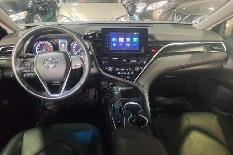 Used Toyota Camry 2022 2.0GVP Premier Edition Center Console