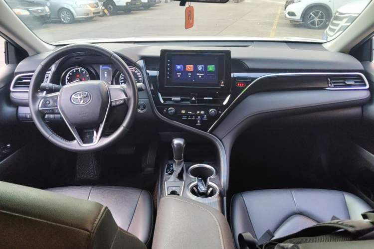 Used Toyota Camry 2022 2.0GVP Premier Edition Center Console
