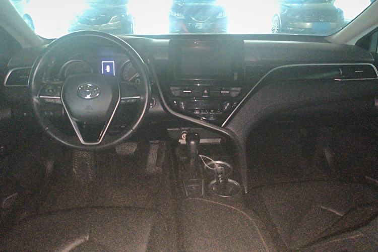 Used Toyota Camry 2022 2.0GVP Premier Edition Center Console