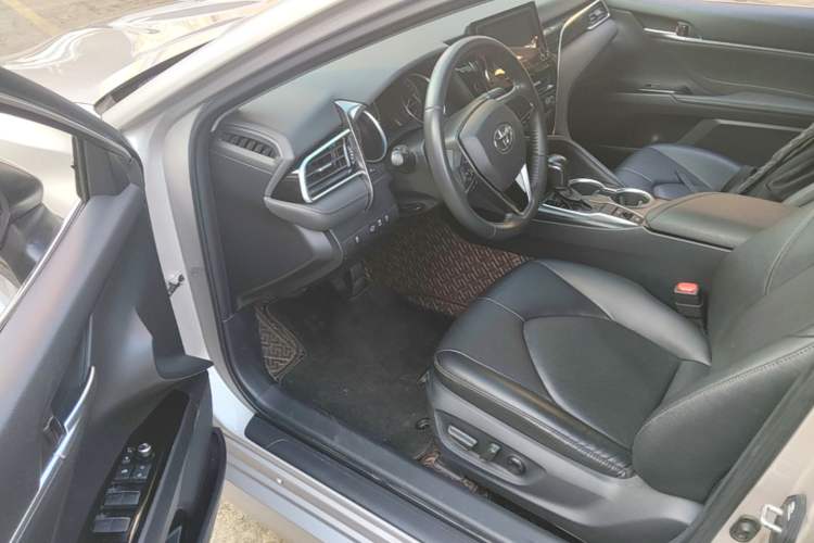 Used Toyota Camry 2022 2.0GVP Premier Edition Driver Seat