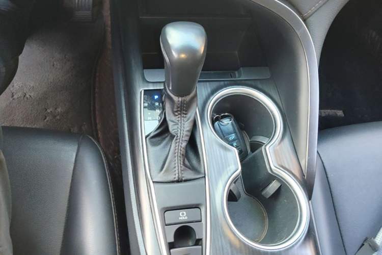 Used Toyota Camry 2022 2.0GVP Premier Edition Gear Lever
