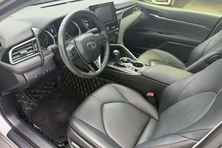 Used Toyota Camry 2022 2.0GVP Premier Edition Interior 2
