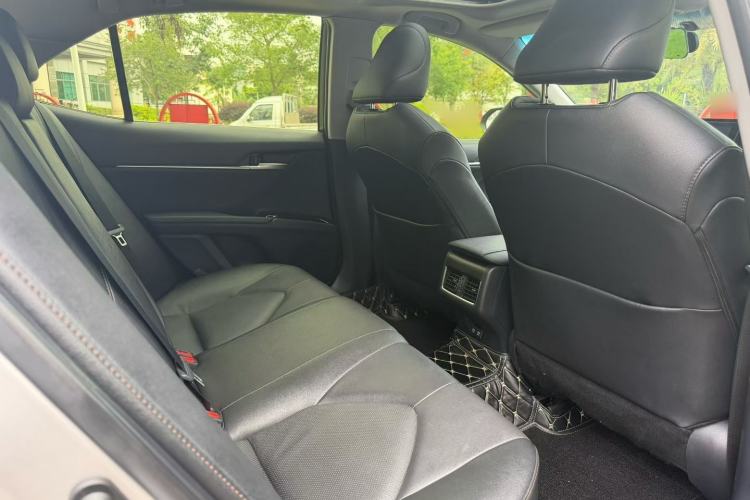 Used Toyota Camry 2022 2.0GVP Premier Edition Interior 4