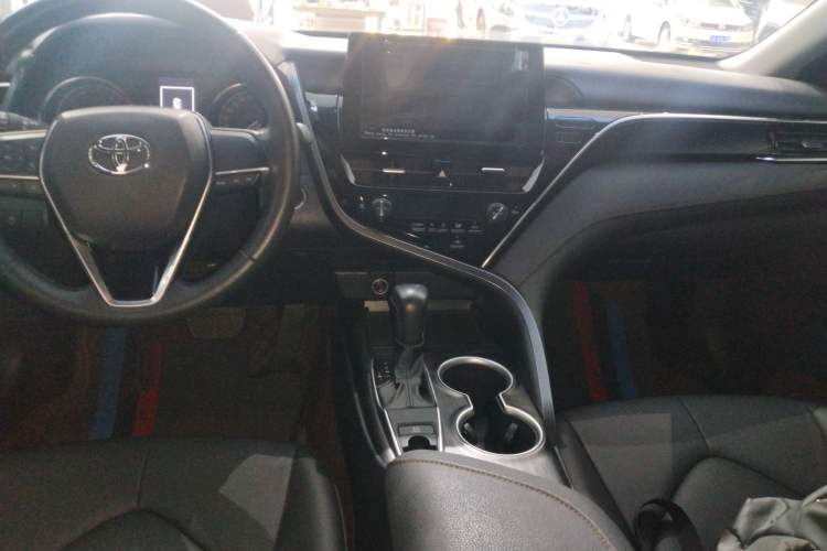 Used Toyota Camry 2022 2.0GVP Premier Edition Audio And AC Panel