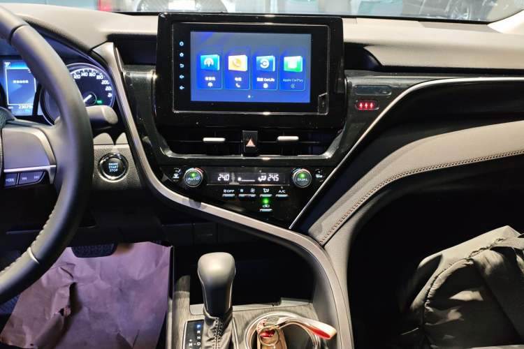 Used Toyota Camry 2022 2.0GVP Premier Edition Audio And AC Panel